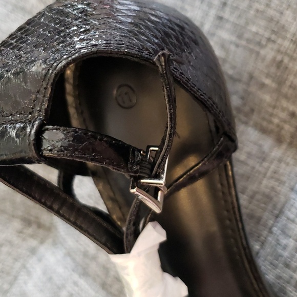 Coutgo Ankle Buckle Cross Strap Stiletto Sandals with Metal Chain Black Size 11 - Picture 9 of 12